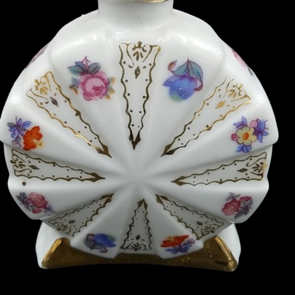 Vintage Pair Milk Glass Hand Painted Scent Bottles Japan - Picture 3 of 7